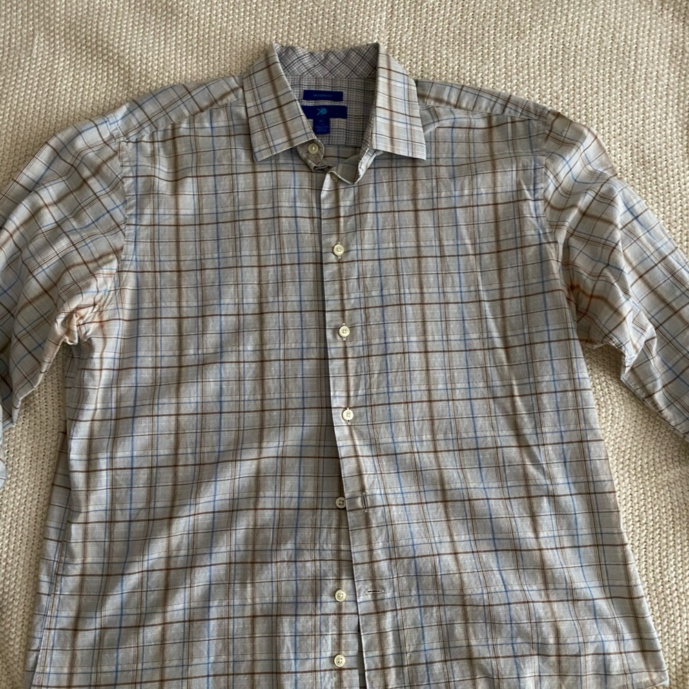 Egara Untuck Casual Button Down